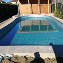 Assemblez votre piscine en un rien de temps avec un kit complet et facile à utiliser Cernay